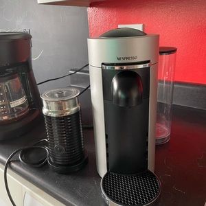 NESPRESSO W/FROTHER